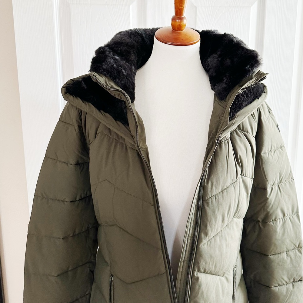 Andrew Mark Women's Olive Hooded Puffer Coat - Picture 4 of 7